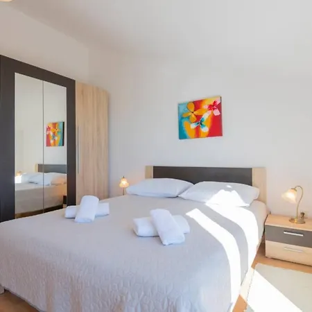Σπίτι διακοπών Vita- 3 Bedroom With Private Pool *