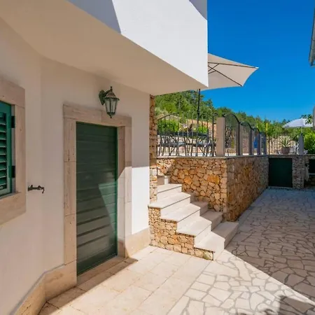 Vita- 3 Bedroom With Private Pool *